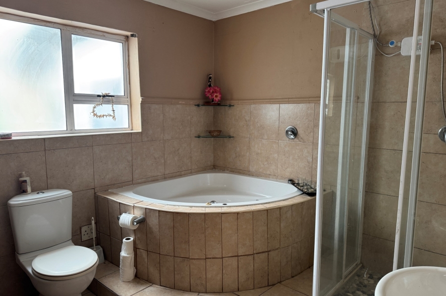 4 Bedroom Property for Sale in Malibu Village Western Cape